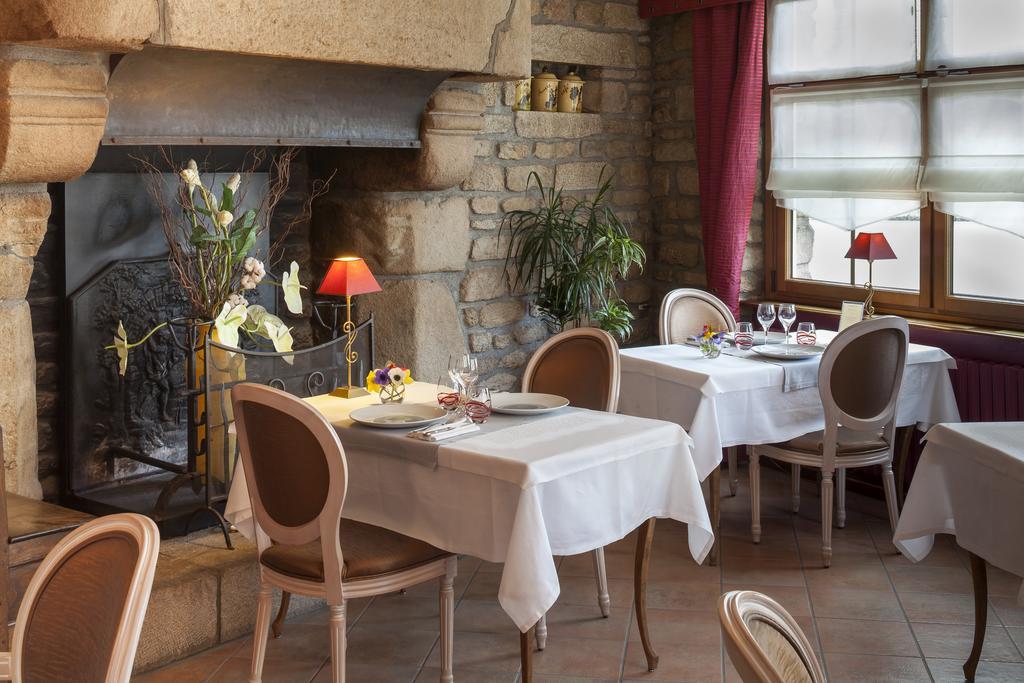 Guilliers Au Relais Du Porhoet מראה חיצוני תמונה